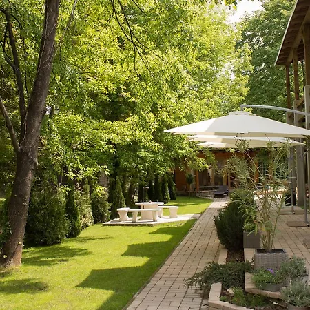 بيت ضيافة Silver Garden